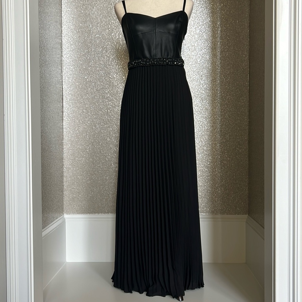 Laundry by Shelli Segal, black pleated gown, size 8.